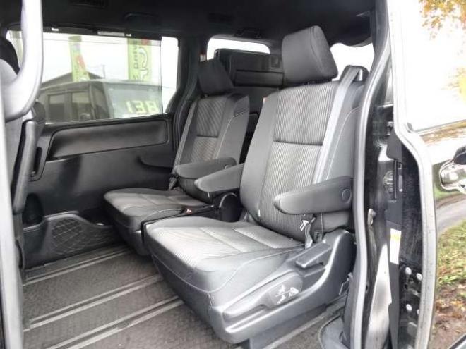 ノア2.0 Si 4WD　本州車　保証1年/走行距離無制限　4WD　後期　セーフティセンス　両側パワースライドドア　純正9インチワイドナビ　　地デジ　バックカメラ　ALPINE12インチフリップダウンモニター　LEDヘッドライト 2000