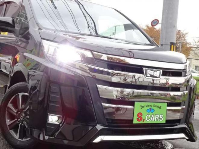 ノア2.0 Si 4WD　本州車　保証1年/走行距離無制限　4WD　後期　セーフティセンス　両側パワースライドドア　純正9インチワイドナビ　　地デジ　バックカメラ　ALPINE12インチフリップダウンモニター　LEDヘッドライト 2000