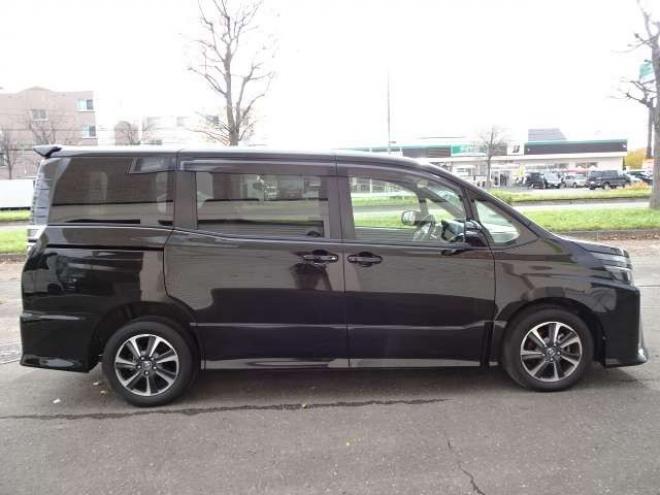 ヴォクシー2.0 ZS 4WD　後期　本州車　保証1年/走行距離無制限　4WD　8人乗　両側パワースライドドア　地デジ　バックカメラ　LEDヘッドライト　16AW　ビルトインETC 2000