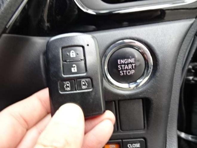 ヴォクシー2.0 ZS 4WD　後期　本州車　保証1年/走行距離無制限　4WD　8人乗　両側パワースライドドア　地デジ　バックカメラ　LEDヘッドライト　16AW　ビルトインETC 2000