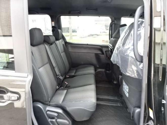 ヴォクシー2.0 ZS 4WD　後期　本州車　保証1年/走行距離無制限　4WD　8人乗　両側パワースライドドア　地デジ　バックカメラ　LEDヘッドライト　16AW　ビルトインETC 2000