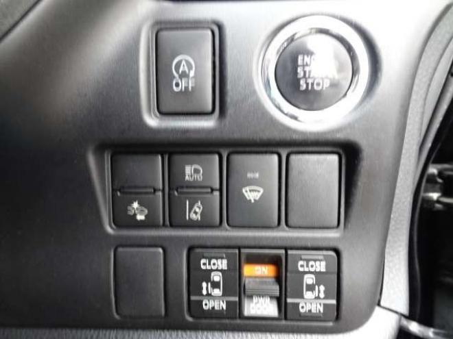 ヴォクシー2.0 ZS 4WD　後期　本州車　保証1年/走行距離無制限　4WD　8人乗　両側パワースライドドア　地デジ　バックカメラ　LEDヘッドライト　16AW　ビルトインETC 2000