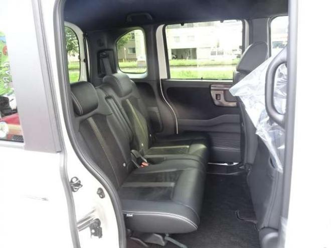 N-BOXカスタム 660 G L ターボ ホンダセンシング 4WD　本州車　保証1年/走行距離無制限　4WD 両側パワスラ バックカメラ ETC　プッシュスタート　ブレーキサポート 660