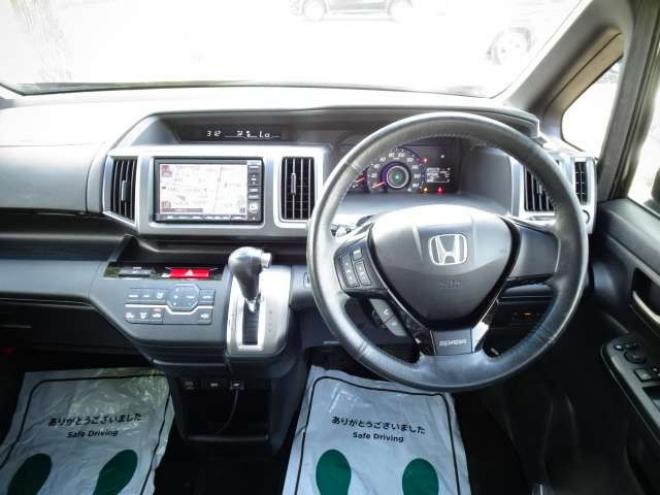 ステップワゴン2.0 スパーダ Z HDDナビ エディション 4WD　本州車　保証1年/走行距離無制限　4WD　両側パワースライドドア　純正HDDインターナビ　地デジ　バックカメラ　16インチアルミ　ETC　リヤエアコン　リヤヒーター　ステアリングスイッチ　純正HID　スマートキー 2000