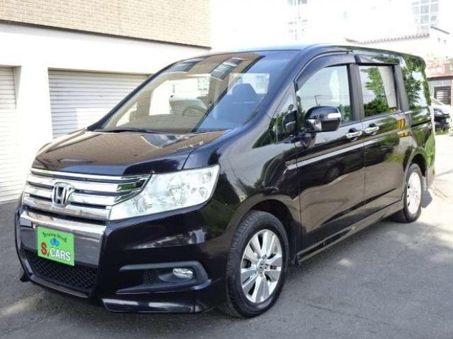 ステップワゴン2.0 スパーダ Z HDDナビ エディション 4WD　本州車　保証1年/走行距離無制限　4WD　両側パワースライドドア　純正HDDインターナビ　地デジ　バックカメラ　16インチアルミ　ETC　リヤエアコン　リヤヒーター　ステアリングスイッチ　純正HID　スマートキー 2000