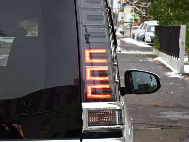 ヴォクシー2.0 ZS 煌II 4WD　本州車　保証1年/走行距離無制限　4WD　後期型　トヨタセーフティセンス　両側パワースライドドア　純正ナビ　地デジ　バックカメラ　LEDヘッドライト　ビルトインETC　クルーズコントロール 2000