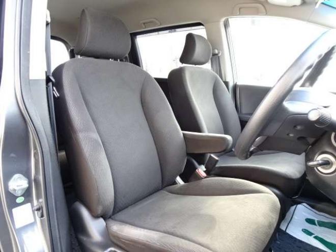 フリード1.5 G ジャストセレクション 4WD　本州車　4WD　パワースライドドア　純正HDDインターナビ　バックカメラ　TV　ビルトインETC　コンフォートパッケージ　HID　ミラーヒーター　デアイサー　車検新規2年 1500