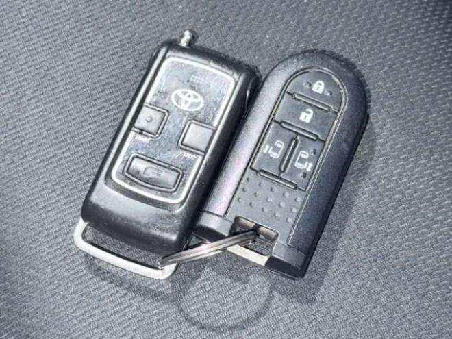 タンク1.0 カスタム G 4WD　下廻防錆スマキー 1000