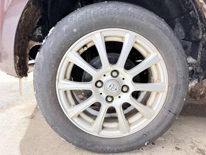 フィット1.3 シーズ 4WD　防錆塗装4WDスマキーCDバックカメラ 1300