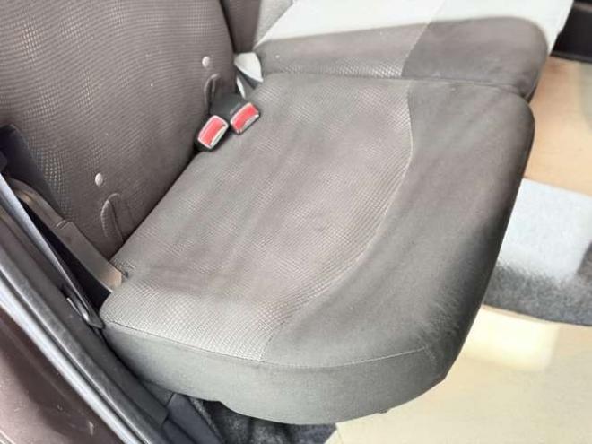 フィット1.3 シーズ 4WD　防錆塗装4WDスマキーCDバックカメラ 1300