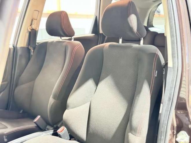 フィット1.3 シーズ 4WD　防錆塗装4WDスマキーCDバックカメラ 1300