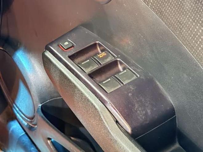 フィット1.3 シーズ 4WD　防錆塗装4WDスマキーCDバックカメラ 1300