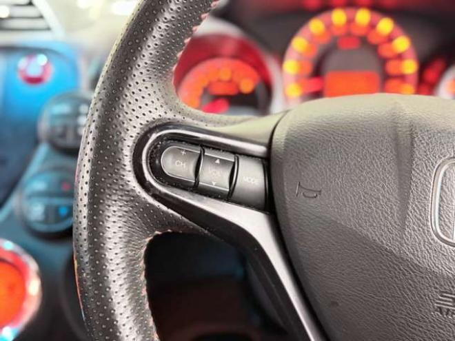 フィット1.3 シーズ 4WD　防錆塗装4WDスマキーCDバックカメラ 1300