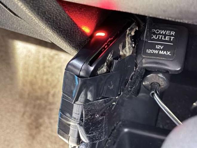 フィット1.3 シーズ 4WD　防錆塗装4WDスマキーCDバックカメラ 1300