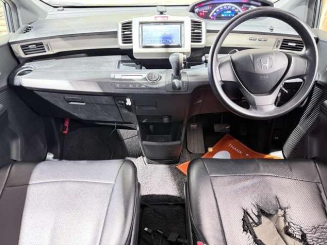 フリードスパイク1.5 G 4WD　防錆塗装4WDTVナビBカメETCエンスタ 1500