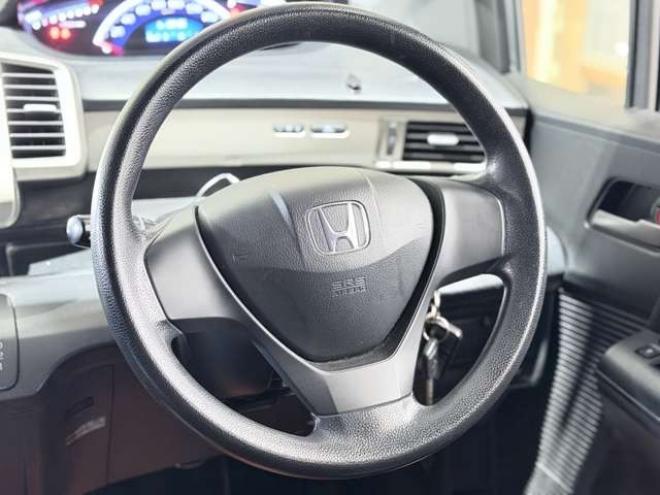 フリードスパイク1.5 G 4WD　防錆塗装4WDTVナビBカメETCエンスタ 1500