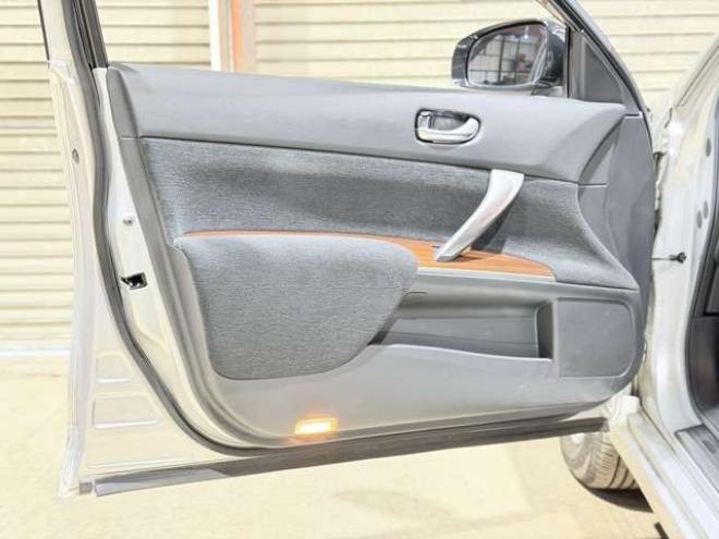 ティアナ2.5 250XE FOUR 4WD　防錆塗装4WDキーレスETC 2500