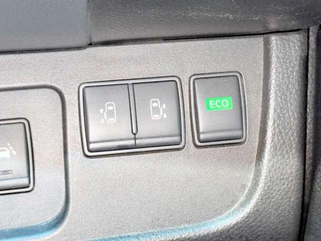 セレナ2.0 ハイウェイスター Vセレクション+Safety 4WD　防錆塗装4WDTVナビBカメエンスタ夏冬タイヤ 2000