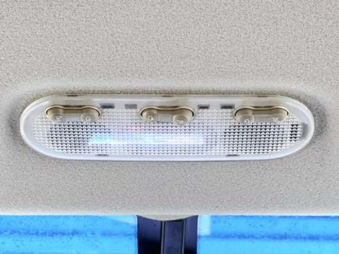 セレナ2.0 20X 4WD　防錆塗装4WDTVナビエンスタ 2000