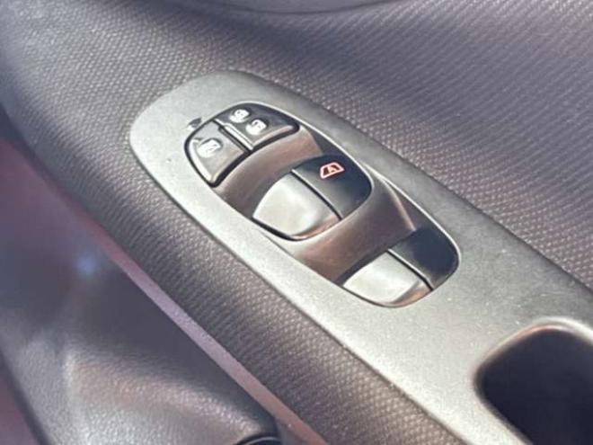 セレナ2.0 20X 4WD　防錆塗装4WDTVナビエンスタ 2000