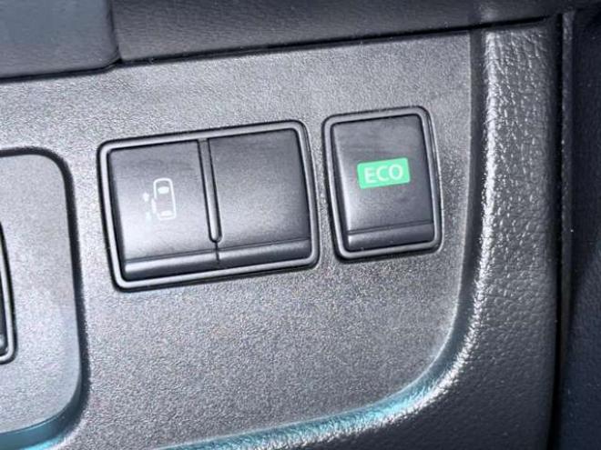 セレナ2.0 20X 4WD　防錆塗装4WDTVナビエンスタ 2000