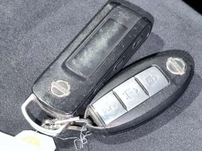 セレナ2.0 20X 4WD　防錆塗装4WDTVナビエンスタ 2000