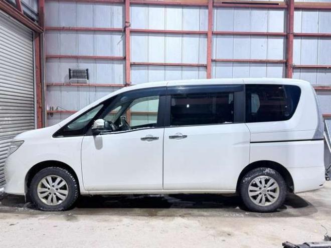 セレナ2.0 20X 4WD　防錆塗装4WDTVナビエンスタ 2000