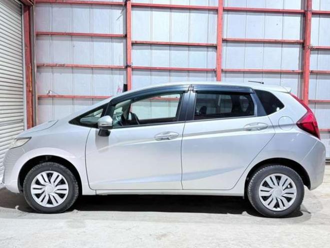 フィット1.3 13G Fパッケージ 4WD　下廻防錆TVナビETC 1300