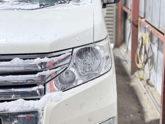 ステップワゴン2.0 スパーダ Z 4WD　防錆塗装4WDTVナビBカメETC後席モニタ夏冬タイヤ 2000