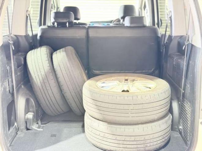 ステップワゴン2.0 スパーダ Z 4WD　防錆塗装4WDTVナビBカメETC後席モニタ夏冬タイヤ 2000