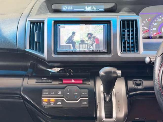 ステップワゴン2.0 スパーダ Z 4WD　防錆塗装4WDTVナビBカメETC後席モニタ夏冬タイヤ 2000