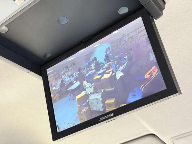 ステップワゴン2.0 スパーダ Z 4WD　防錆塗装4WDTVナビBカメETC後席モニタ夏冬タイヤ 2000