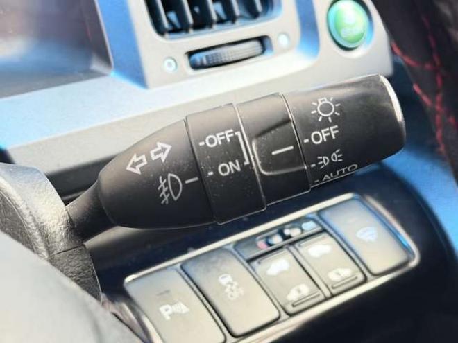 ステップワゴン2.0 スパーダ Z 4WD　防錆塗装4WDTVナビBカメETC後席モニタ夏冬タイヤ 2000