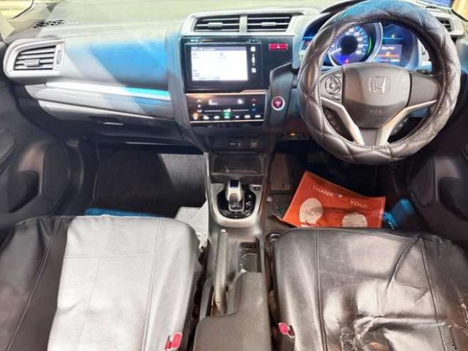 フィット1.5 ハイブリッド Fパッケージ 4WD　防錆塗装4WDTVナビBカメ 1500