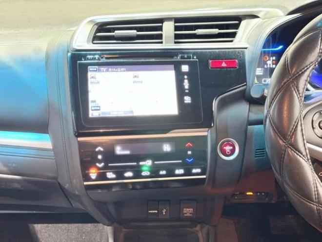 フィット1.5 ハイブリッド Fパッケージ 4WD　防錆塗装4WDTVナビBカメ 1500