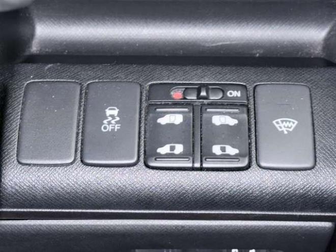 ステップワゴン2.0 スパーダ Z クールスピリット 4WD　防錆塗装4WDTVナビBカメETCエンスタ 2000