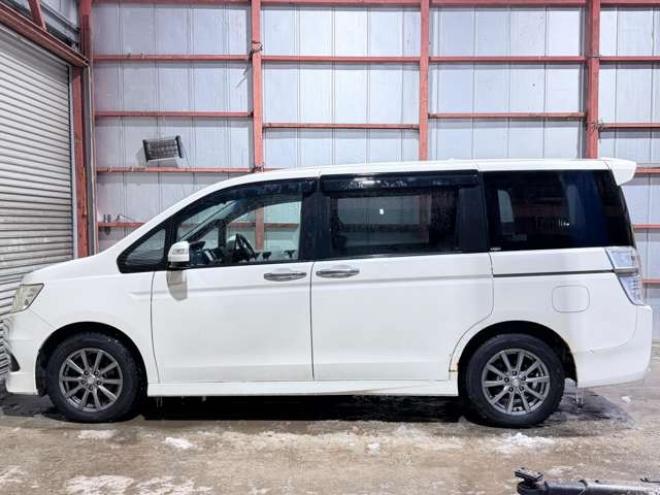 ステップワゴン2.0 スパーダ Z クールスピリット 4WD　防錆塗装4WDTVナビBカメETCエンスタ 2000