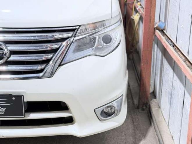 セレナ2.0 ハイウェイスター 4WD　防錆塗装4WDナビBカメETC夏冬タイヤ 2000