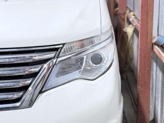 セレナ2.0 ハイウェイスター 4WD　防錆塗装4WDナビBカメETC夏冬タイヤ 2000