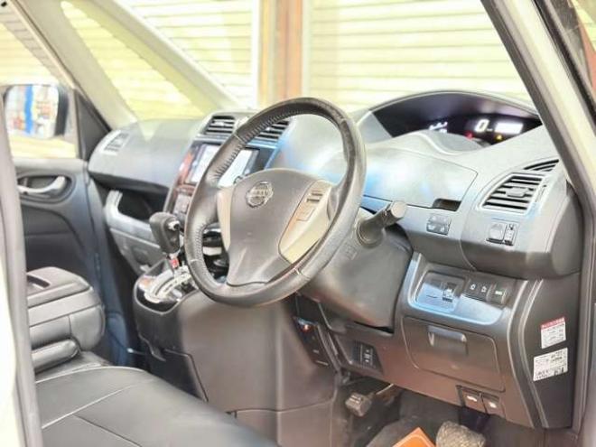 セレナ2.0 ハイウェイスター 4WD　防錆塗装4WDナビBカメETC夏冬タイヤ 2000