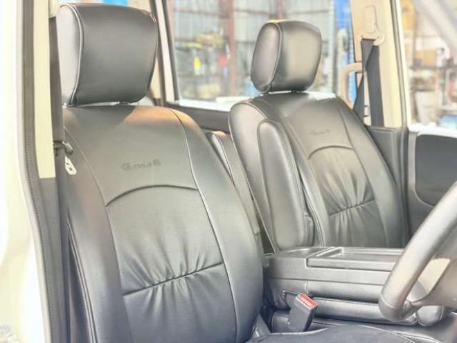 セレナ2.0 ハイウェイスター 4WD　防錆塗装4WDナビBカメETC夏冬タイヤ 2000