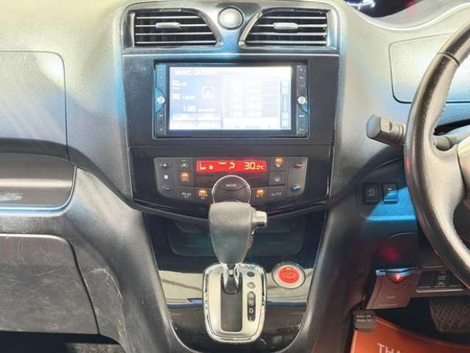 セレナ2.0 ハイウェイスター 4WD　防錆塗装4WDナビBカメETC夏冬タイヤ 2000