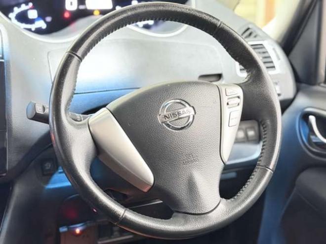 セレナ2.0 ハイウェイスター 4WD　防錆塗装4WDナビBカメETC夏冬タイヤ 2000