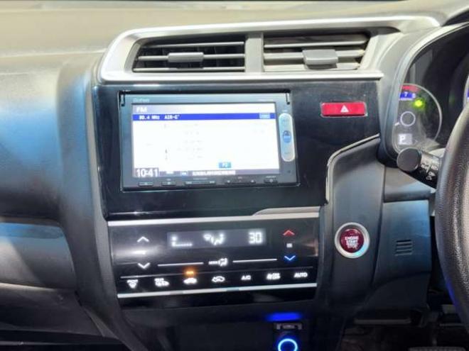 フィット1.3 13G Sパッケージ 4WD　下廻防錆キーレスナビ 1300