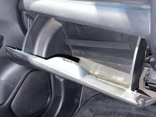 フィット1.3 13G Sパッケージ 4WD　下廻防錆キーレスナビ 1300