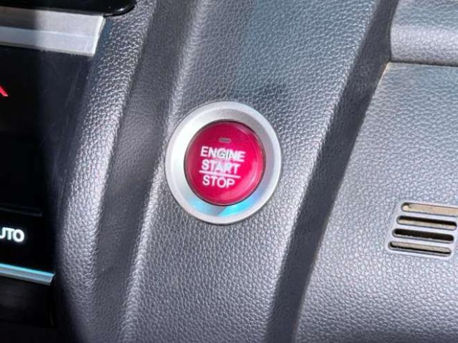 フィット1.3 13G Sパッケージ 4WD　下廻防錆キーレスナビ 1300