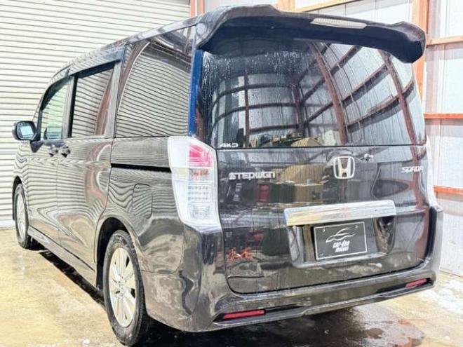 ステップワゴン2.0 スパーダ Z 4WD　防錆塗装4WDTVナビBカメETC後席モニタ 2000