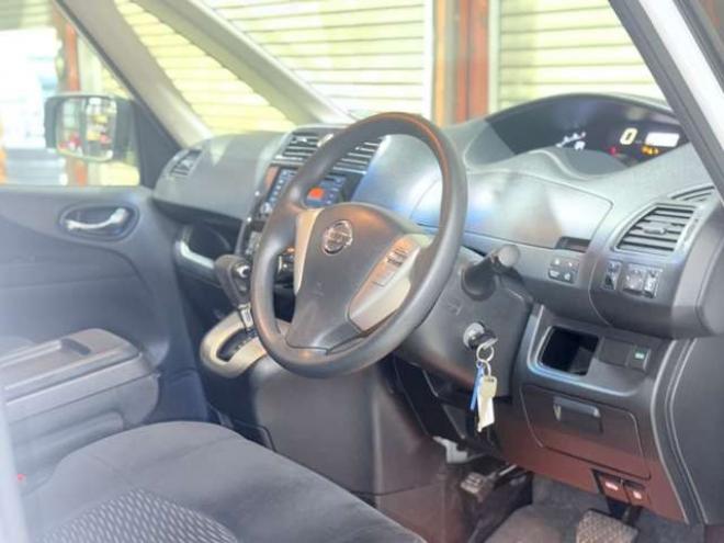 セレナ2.0 20S 4WD　下廻防錆キーレスCD 2000