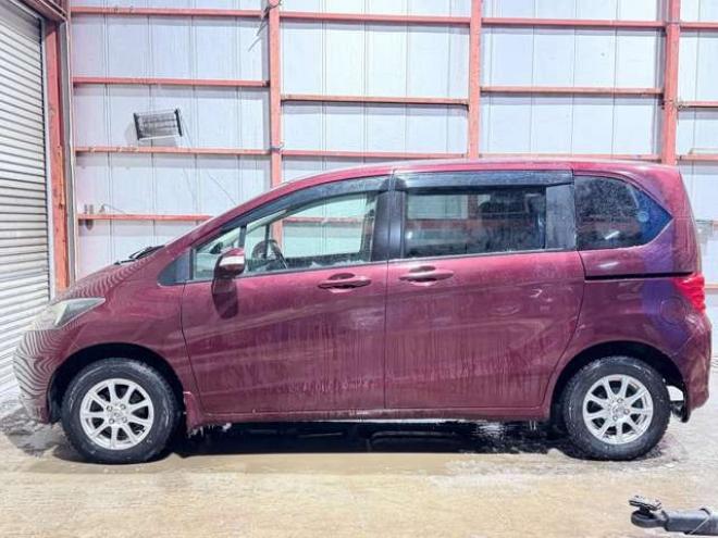 フリード1.5 G Lパッケージ 4WD　防錆塗装4WDキーレスTVエンスタ夏冬タイヤ 1500