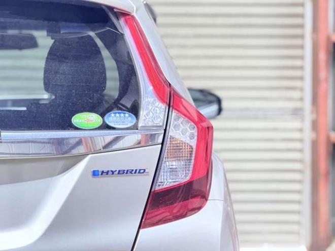 フィット1.5 ハイブリッド Fパッケージ 4WD　下廻防錆ナビETCエンスタ 1500